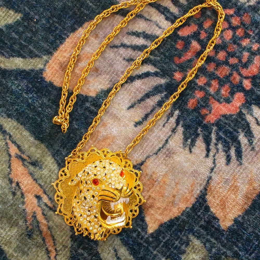 Vintage Gold Tone Rhinestone Leopard Head Statement Necklace Red Eyes Filigree